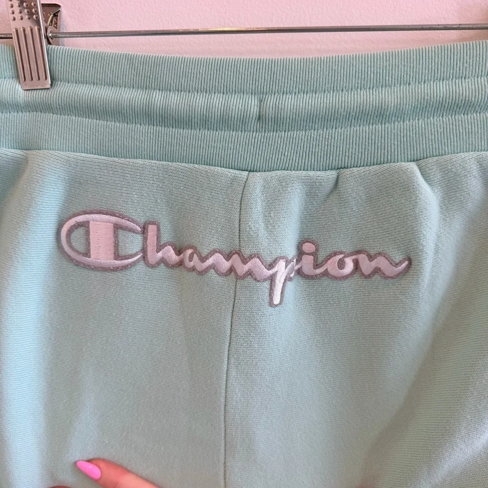 Champion Reverse Weave Women's Mint Green Short Embroidered Back Logo Size Small